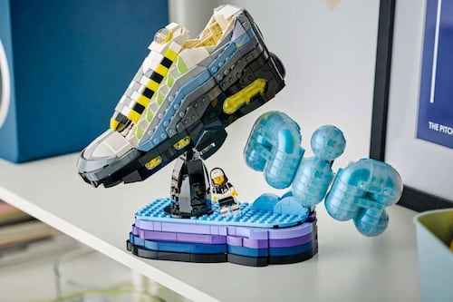 Lego le hace justicia: La icónica Nike Air Max 95 “Neon” se convierte en un set de construcción masivo