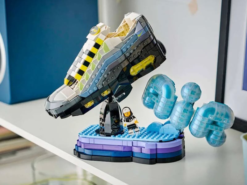 Lego le hace justicia: La icónica Nike Air Max 95 “Neon” se convierte en un set de construcción masivo