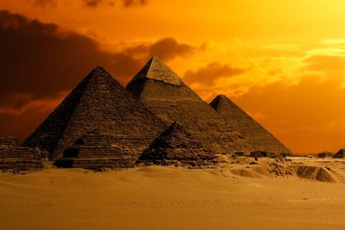 La curiosa historia del obrero mexicano que construyó una “pirámide de Egipto” porque un “extraterrestre” se lo pidió