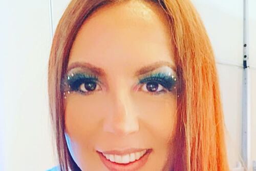 Vas a querer aprender a hablar en lenguaje alienígena cuando te enteres lo que cobra Mafe Walker por cada entrevista