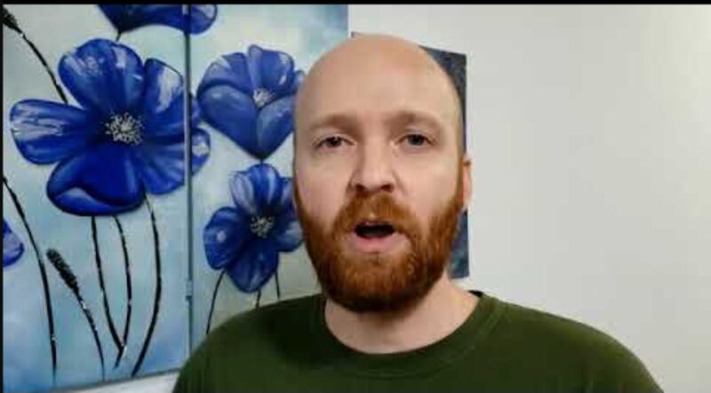 Descubrió que tenía cáncer cuando se rasuró la barba; primer síntoma que descubrió