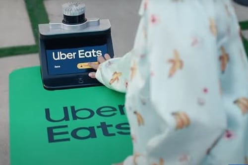 Robots de acera, la nueva puesta de Uber Eats para entregar comida a domicilio