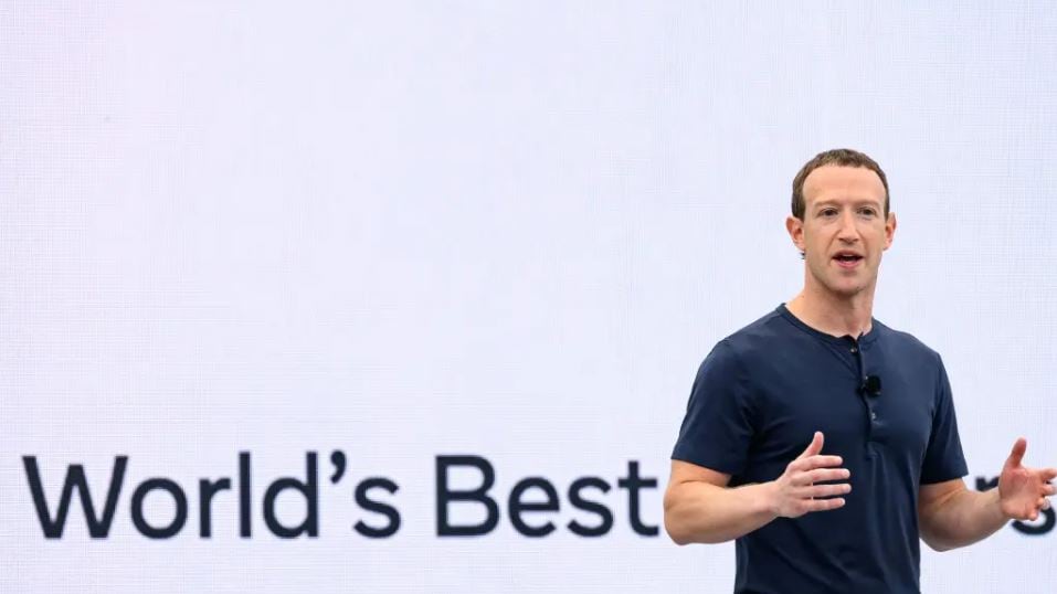 Mark Zuckerberg dijo que ha ordenado a los principales equipos de investigación de IA de Meta que trabajen más estrechamente.| Foto: AFP vía Getty Images