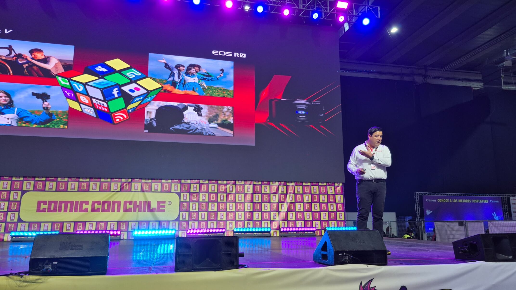 ComicCon - Canon - R. Llanos
