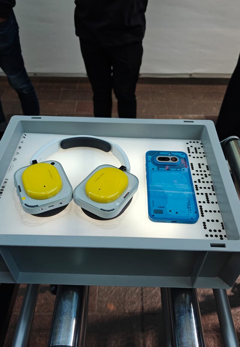 Charlie Smith, Chief Brand Officer de Nothing, explica cómo el diseño emocional, la colaboración con la comunidad y la cultura creativa están redefiniendo la forma en que interactuamos con la tecnología