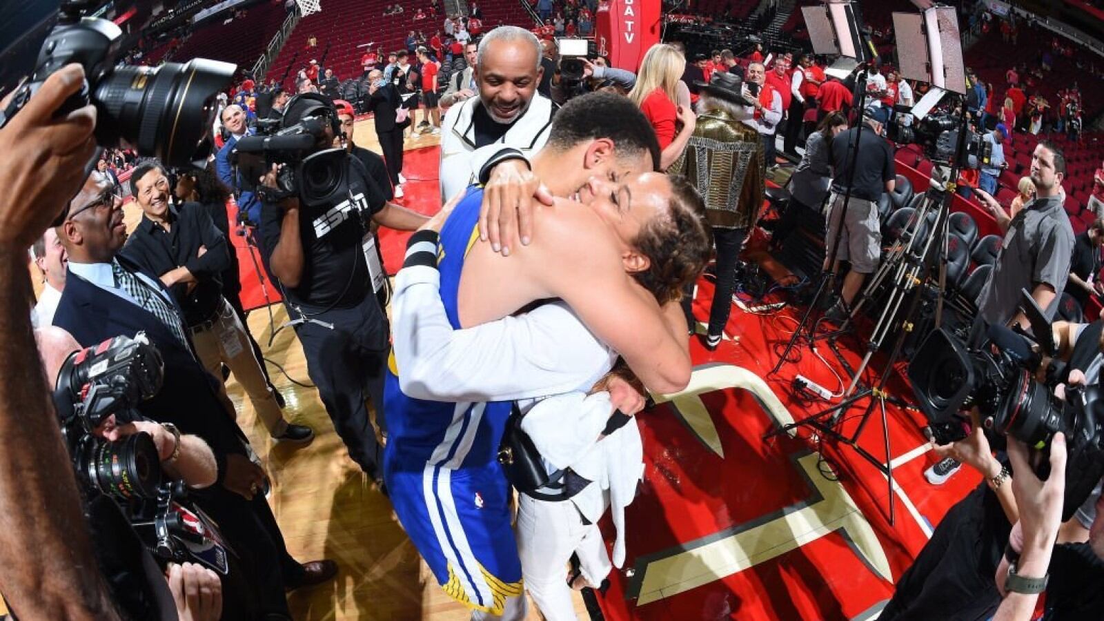 Steph Curry y su madre, Sonya