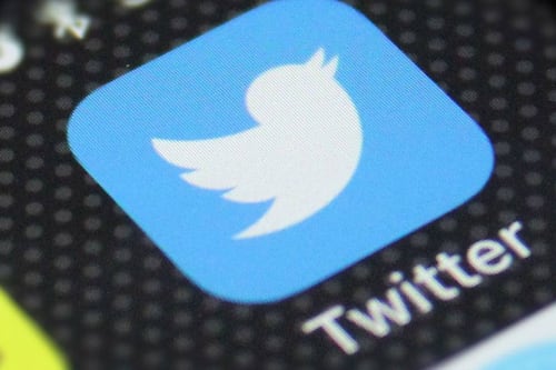 Twitter: robaron los mensajes directos de 36 cuentas populares hackeadas