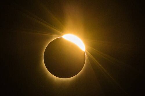 LA NASA te explica el paso a paso para sacar la mejor fotografía del eclipse solar de abril