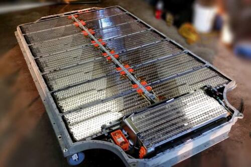 Descubren el bloqueo que genera descargas en los iones de litio: si logran resolverlo podríamos tener baterías “eternas”