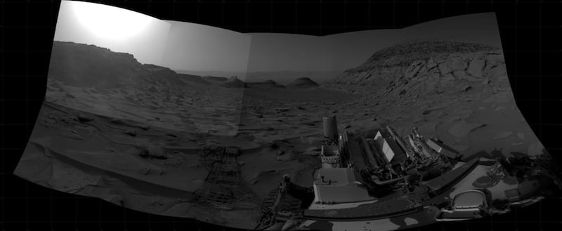 Valle en Marte durante la tarde