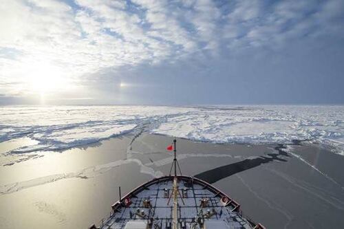 NASA descubre una base militar enterrada bajo el hielo del Polo Norte
