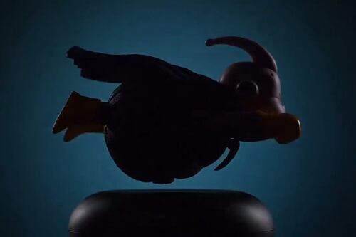 Este Majin Buu volando con un dispositivo de levitación magnética hará enloquecer a los fanáticos de Dragon Ball Z