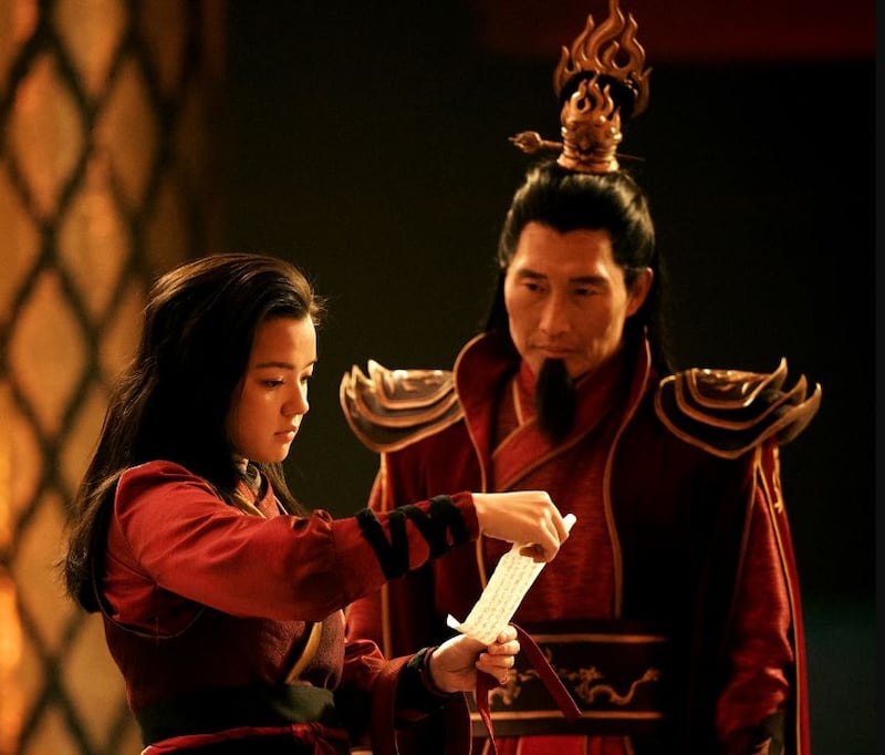Daniel Dae Kim y Elizabeth Yu en 'Avatar: la leyenda de Aang'