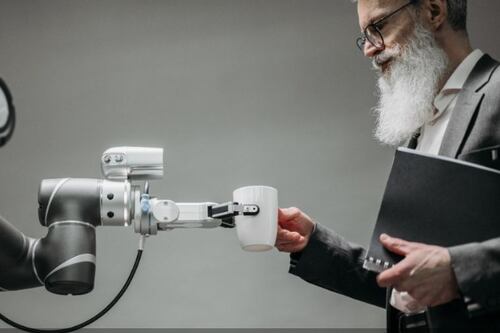 Bill Gates recomienda estudiar estas tres carreras si quieres evitar ser reemplazado por la inteligencia artificial