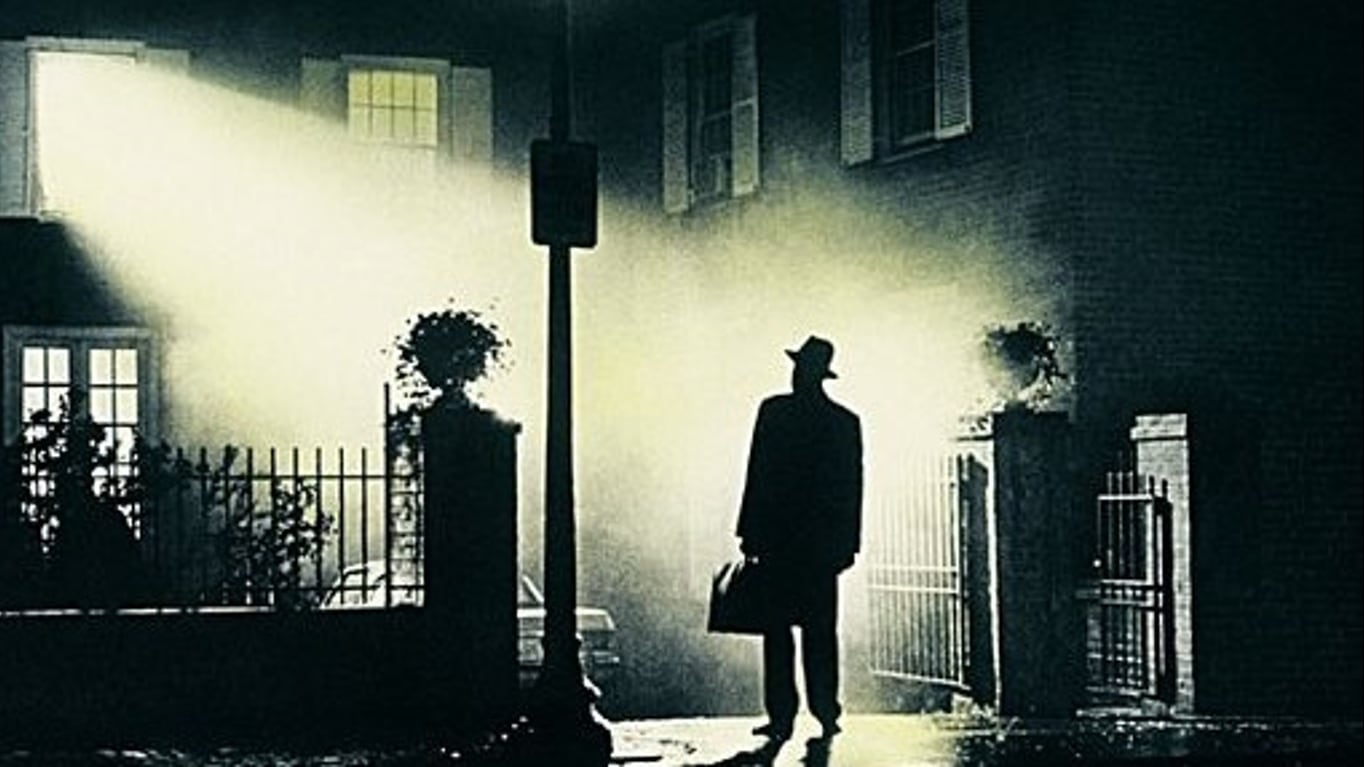 Las imágenes de The Exorcist: Believer han sido presentadas en blanco y negro evocando rasgos del personaje de Linda Blair.