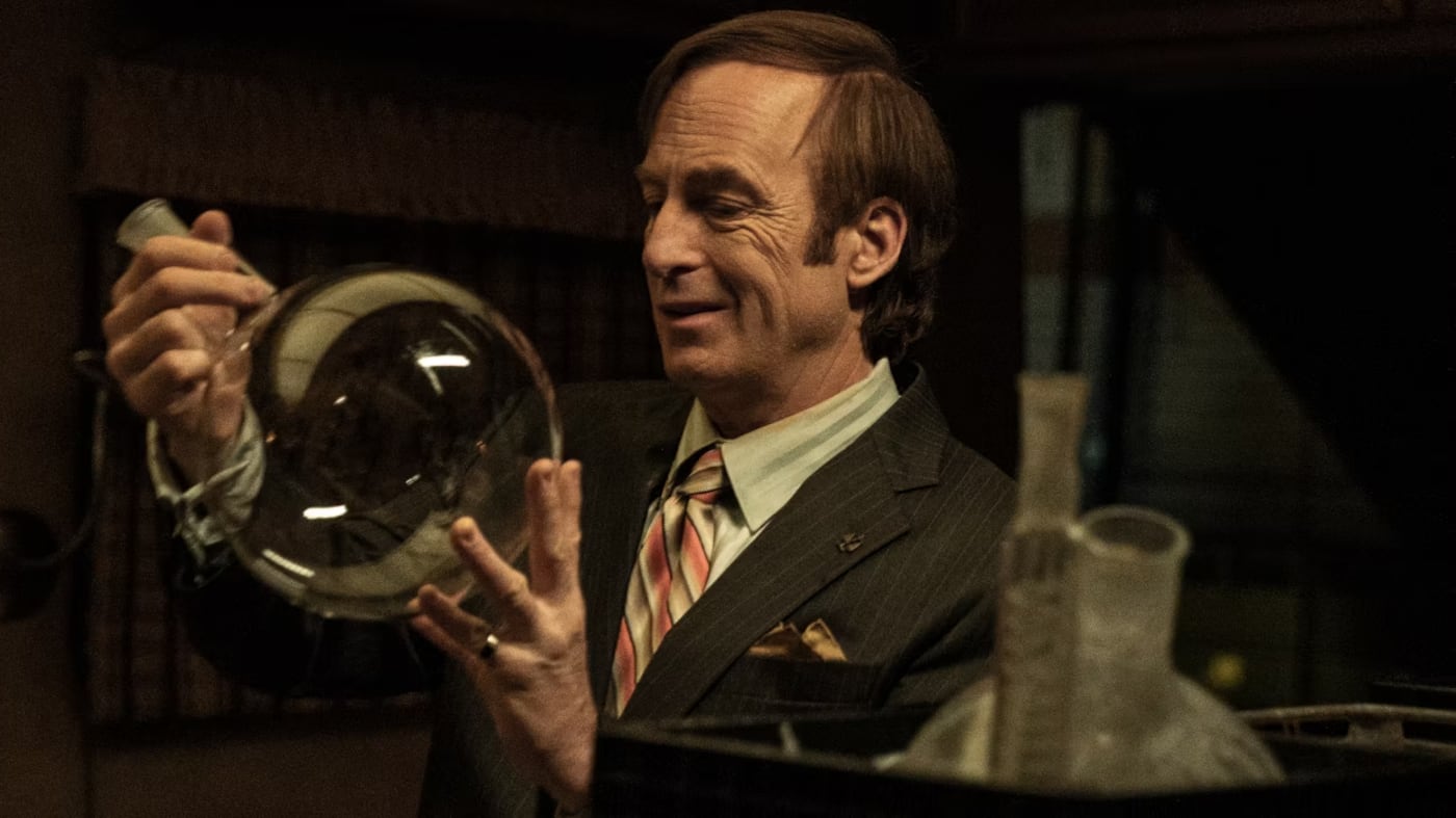 ALERTA SPOILER: Better Call Saul entra a la fase final de su historia y todo se siente como mirar un accidente fatal en cámara lenta. Un episodio brutal.