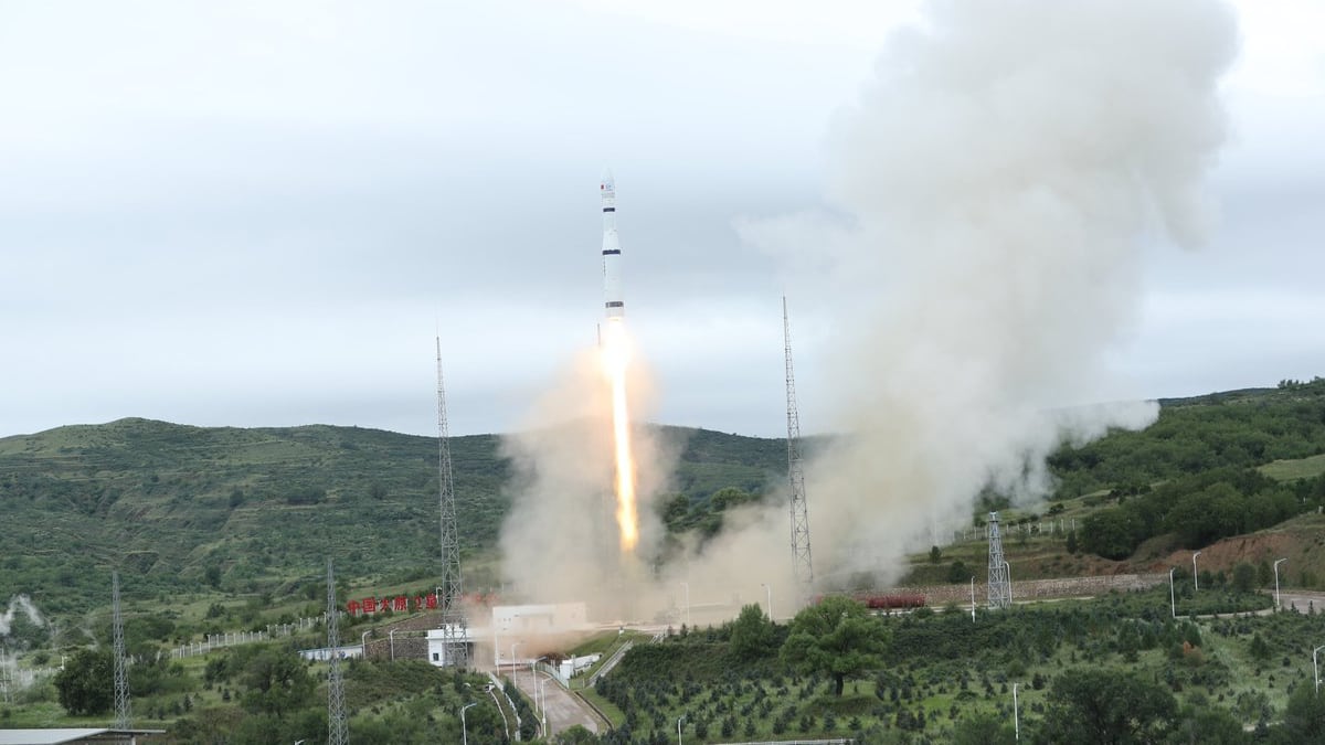 Cohete Long March 6 de China