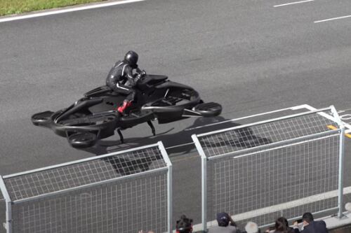La primera moto voladora del mundo ya se puede comprar: es japonesa y anda a 100 km/h