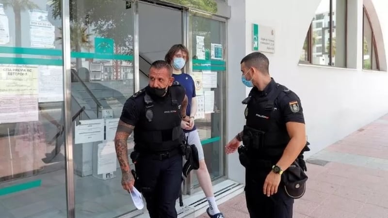 O'Connor siendo extraditado por la Justicia española