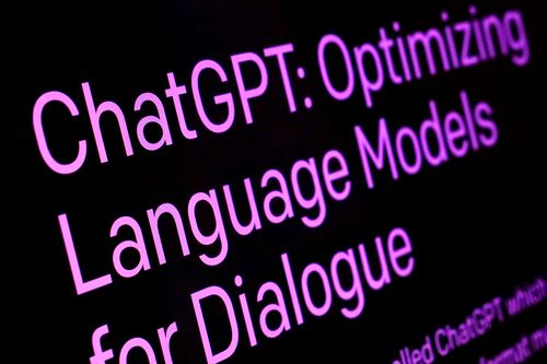 La última actualización de OpenAI promete hacer más humano a ChatGPT