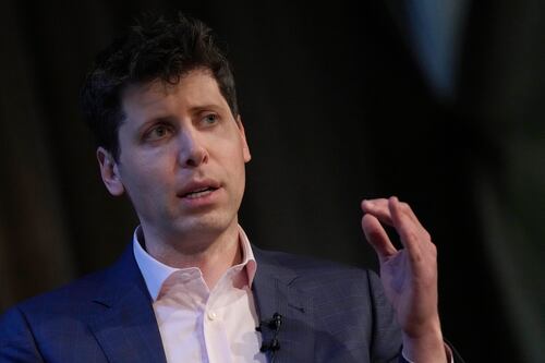 ¿El internet está muerto? Sam Altman, CEO de OpenAI, sugiere que el ‘mito’ podría ser cierto