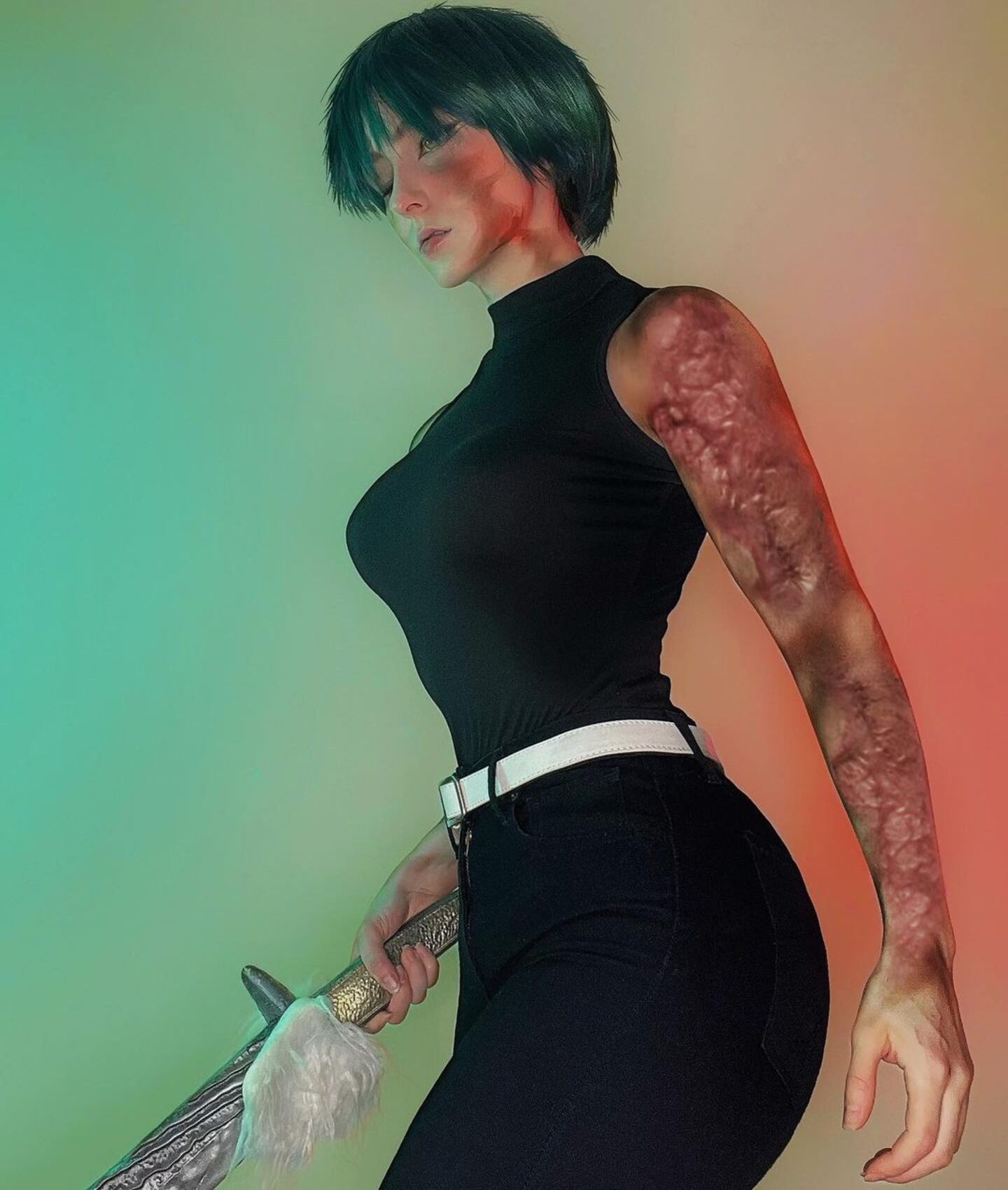 Jujutsu Kaisen Maki Zenin aparece en un brutal y sensual cosplay hecho