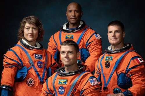 Naranja de supervivencia: Por qué los astronautas de Artemis II no visten de blanco