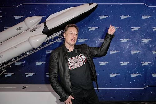 Elon Musk y la conquista algorítmica: IA en el espacio profundo para 2029