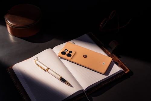 Motorola hizo la primera llamada desde un teléfono móvil: les preguntamos por la evolución de los celulares en los últimos 20 años