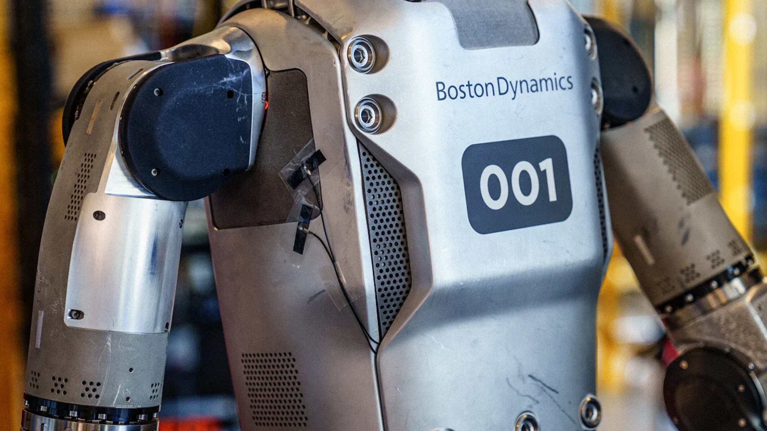 La agilidad y precisión de Atlas podrían transformar la manera en que se realizan tareas repetitivas y peligrosas, ofreciendo una solución eficaz en entornos de trabajo exigentes.