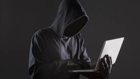 Hackers en Chile podrían pasar hasta 5 años en la cárcel: así son las nuevas sanciones para los delitos informáticos