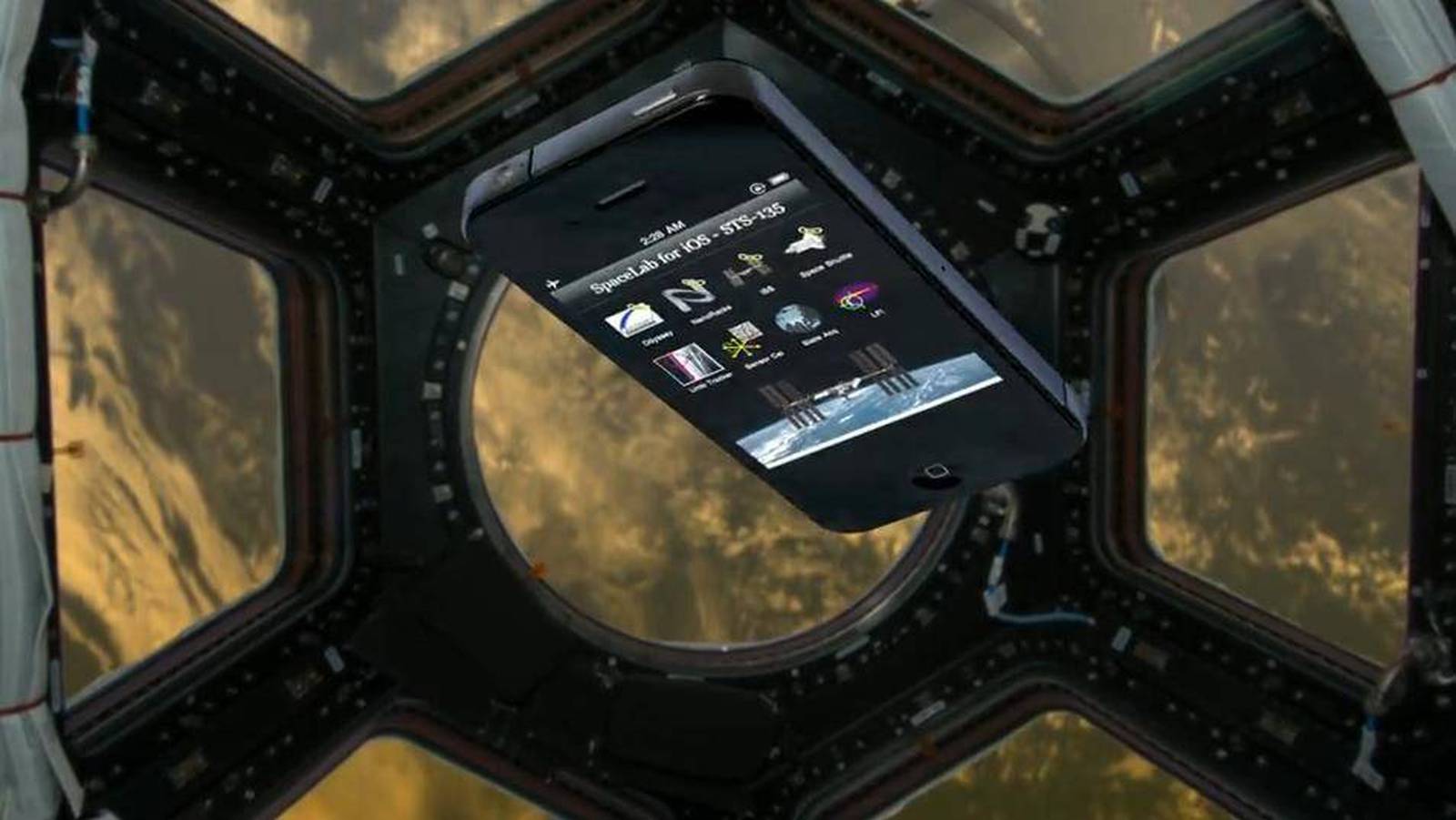 Dos iPhones 4 irán al espacio en el Atlantis