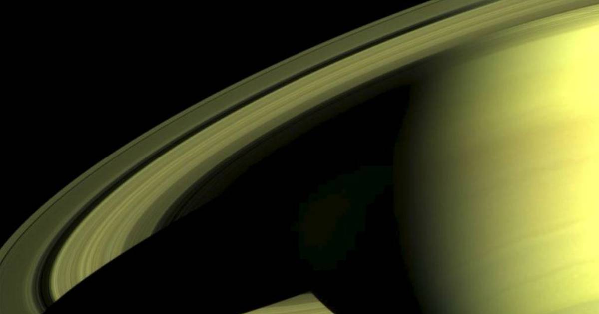 NASA’s Hubble Space Telescope captures stunning image of Saturn’s northern lights – firewire