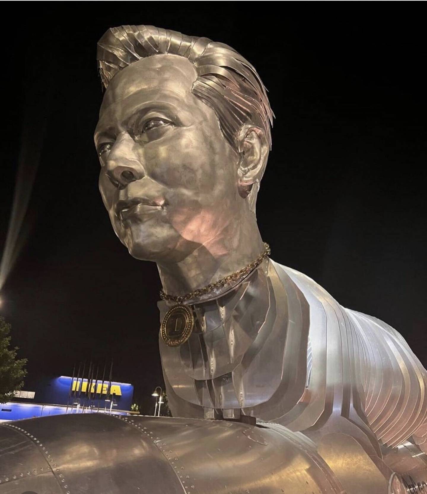 GOAT Monument, la estatua de Elon Musk