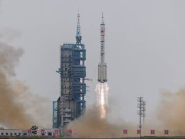 China da el primer paso para llegar a la Luna con vuelo tripulado antes de 2030: envía al espacio al primer científico civil