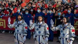 China envía al espacio a su primer astronauta civil: estas serán sus labores