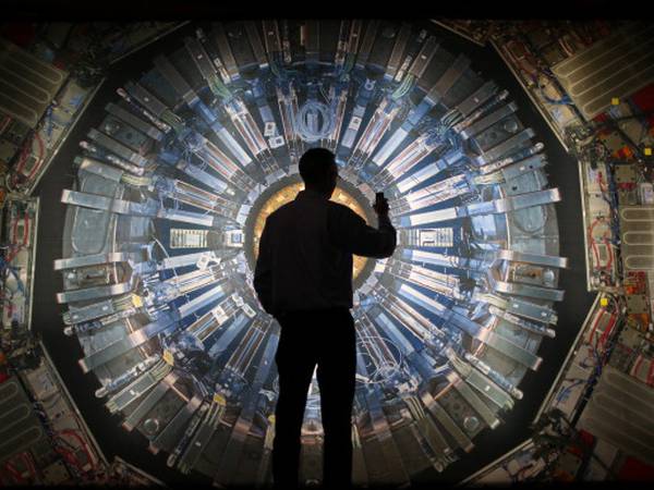 Científicos del CERN quieren crear un colisionador que explique lo que no conocemos del universo